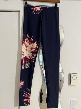 Spark of Life fireworks printed leggings, size M